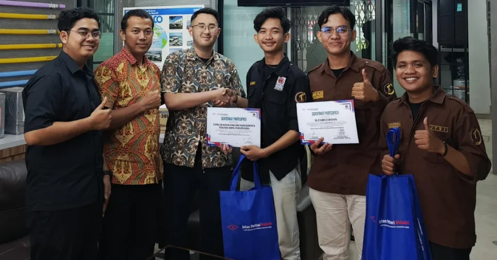 intiwi bersama mahasiswa sipil